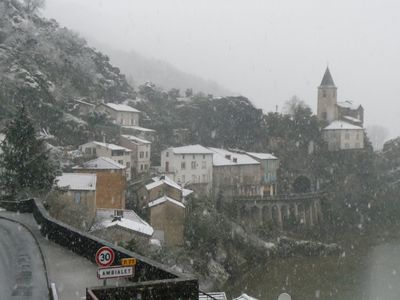 ville haute sous la neige