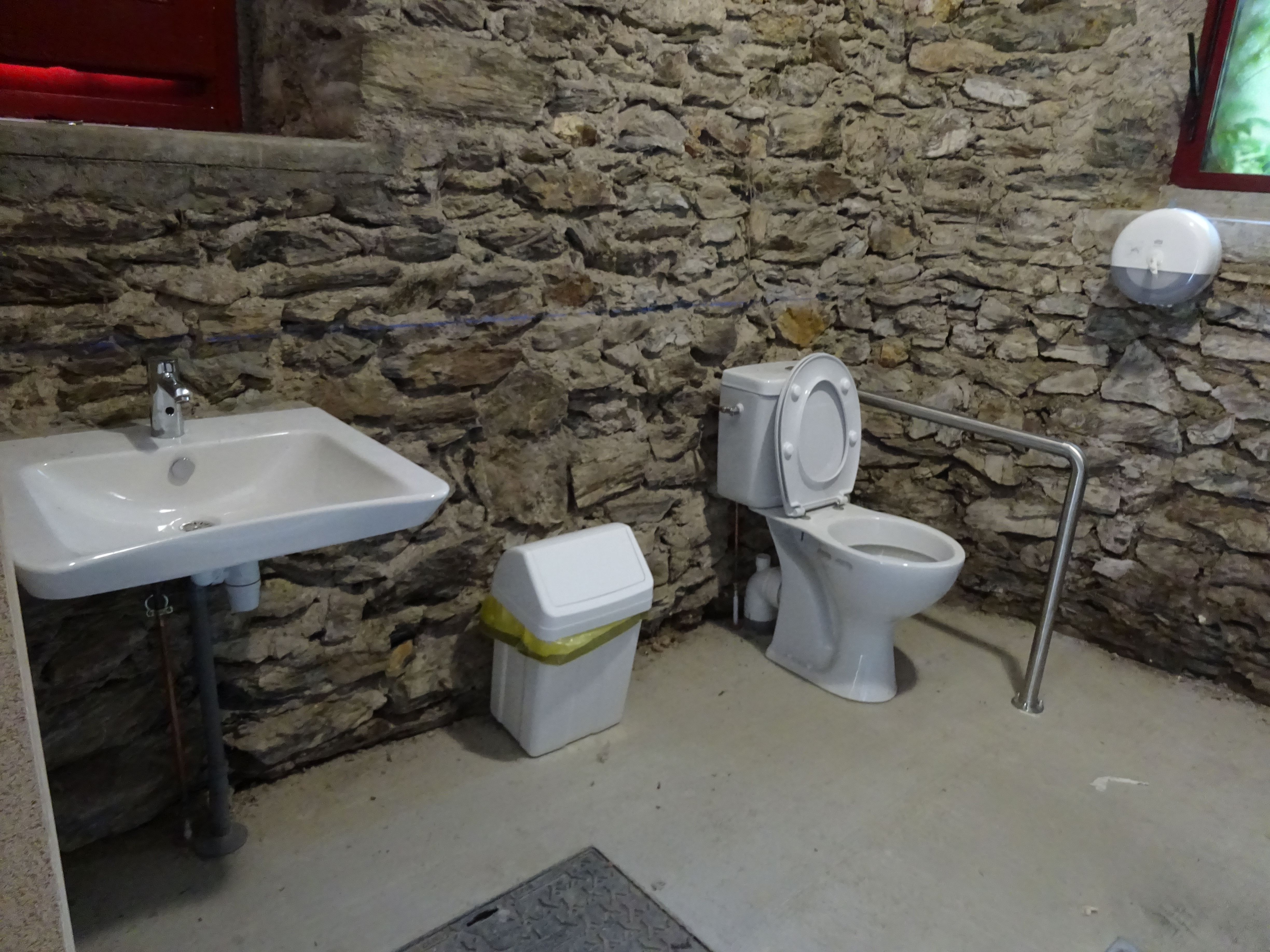 toilettes publiques interieur